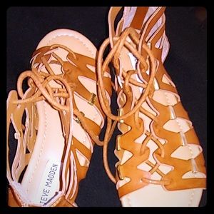 ***NWOT*** Boho Chic Flats